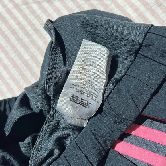 Adidas Women’s Pink Stripe Running Shorts size small - Picture 5 of 7